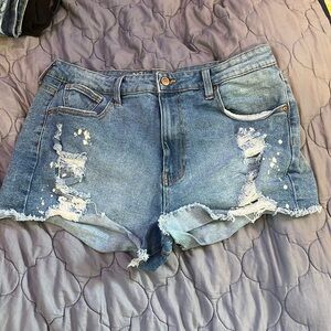 ⭐️No boundaries Jean shorts